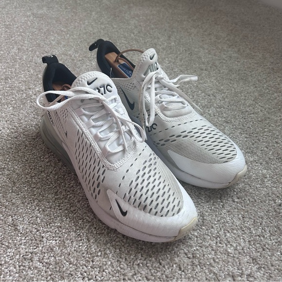 Nike Air Max 270 Men's Size 9 White Black Pure Platinum AH8050-100 Running Shoes - Picture 6 of 12